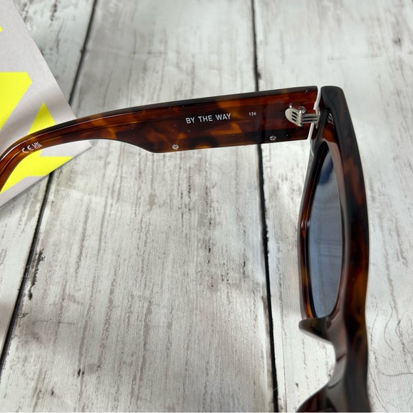 Quay By The Way Sunglasses Brown Tortoise Frame Blue Gradient Lens NEW - Picture 4 of 8